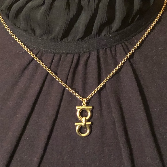 REDUCED 💝💝Authentic Salvatore Ferragamo Necklace - Picture 4 of 5